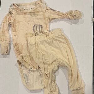 Tiny Kind Cream Outfit